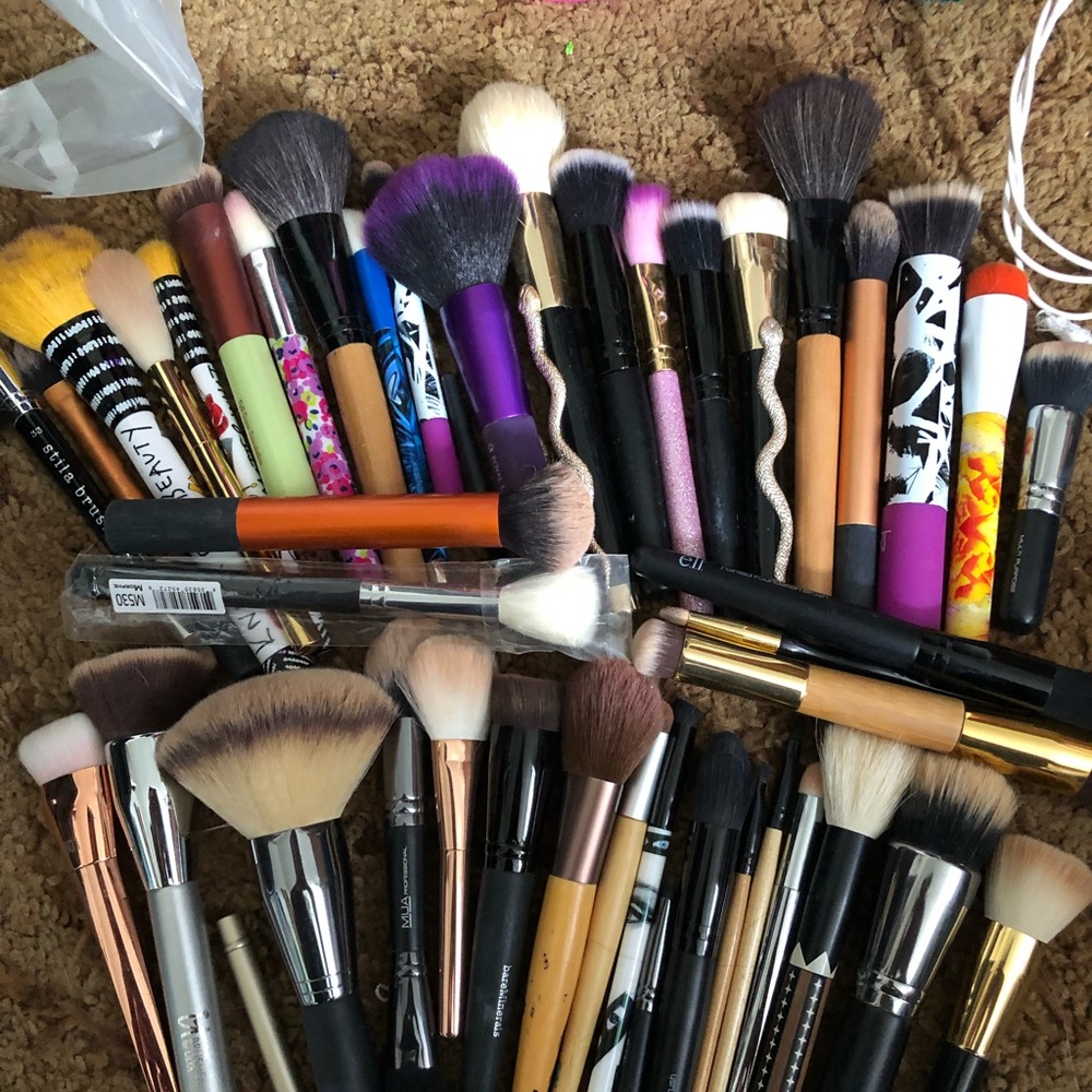 Makeup brush bundle